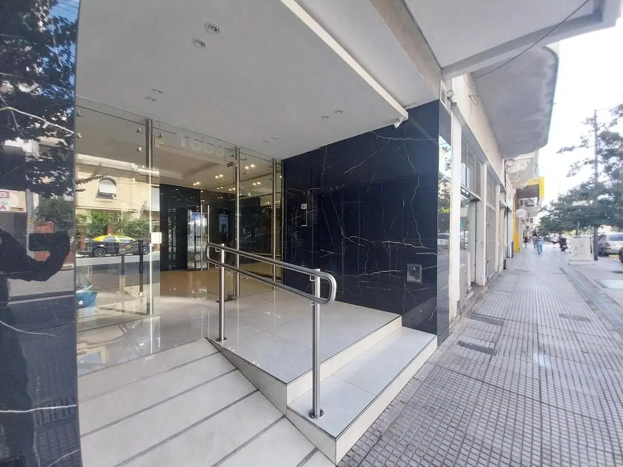 Av. Suárez 1669 8