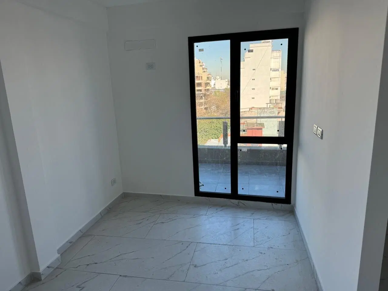 Azara 1388 5