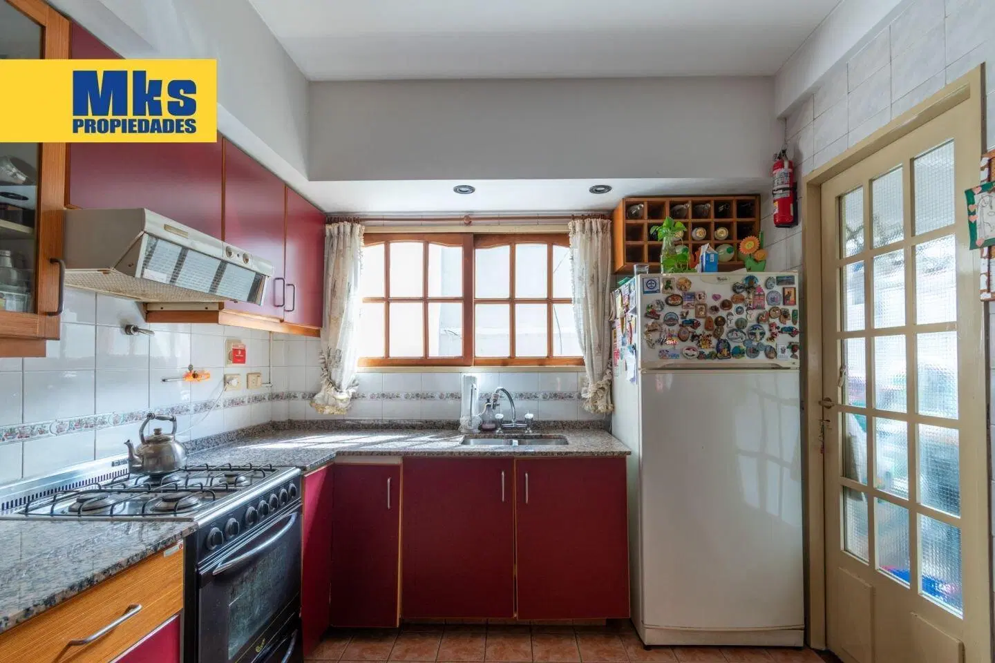 Venta Triplex. 4 ambientes.Barracas. Patio y cochera. 5
