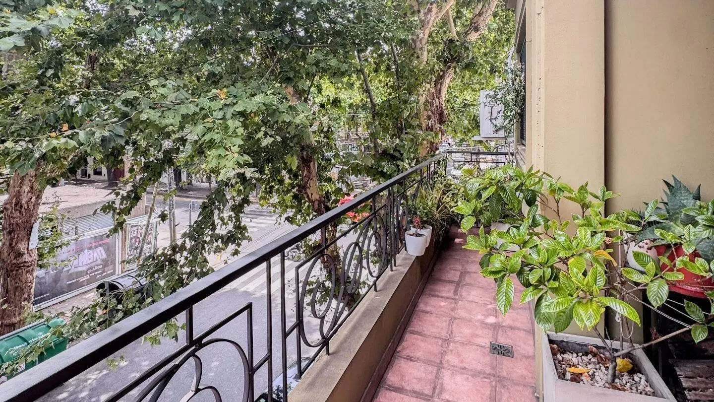 ESPECTACULAR CASA EN VENTA 6 AMBIENTES CON TERRAZA 3