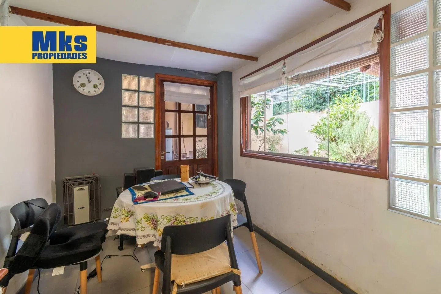 Venta. Casa 4 ambientes. Patio y Jardin. 5
