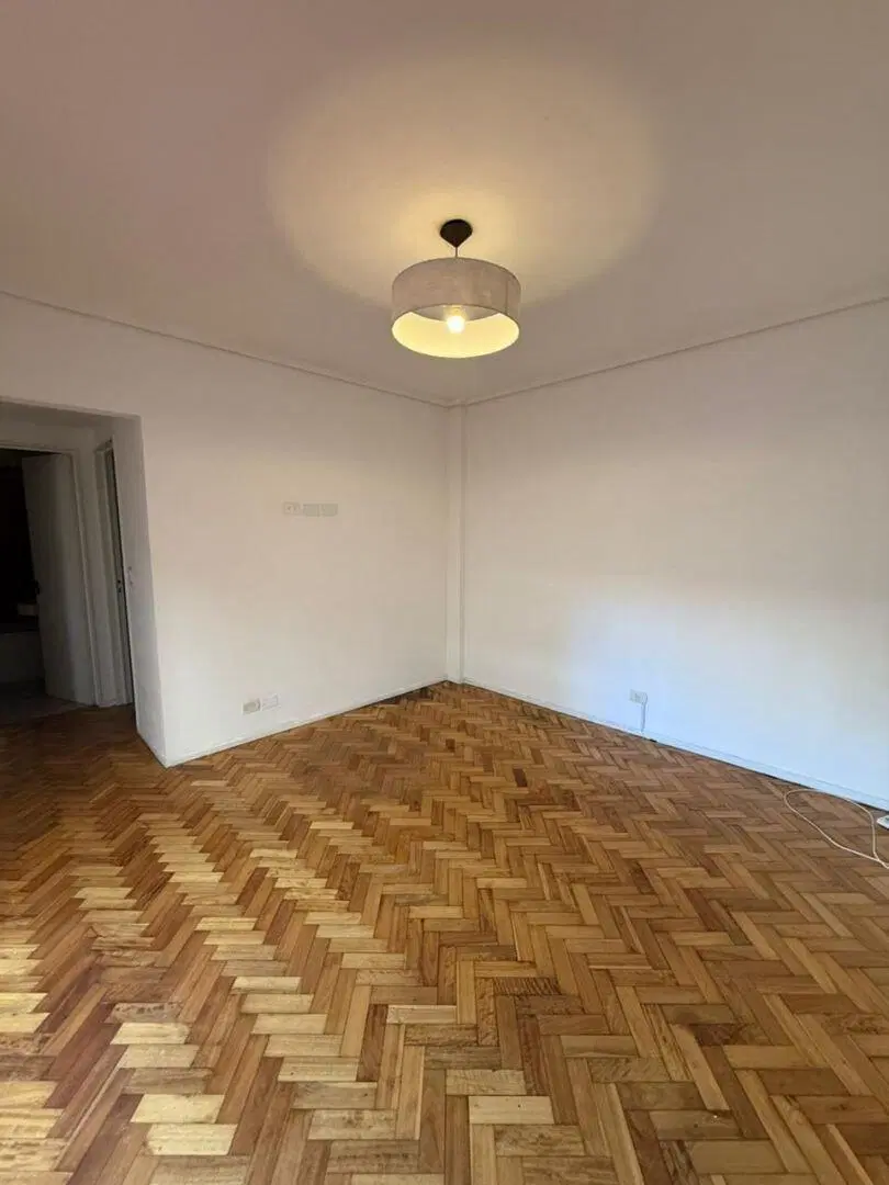 Departamento de 3 ambientes con patio 2