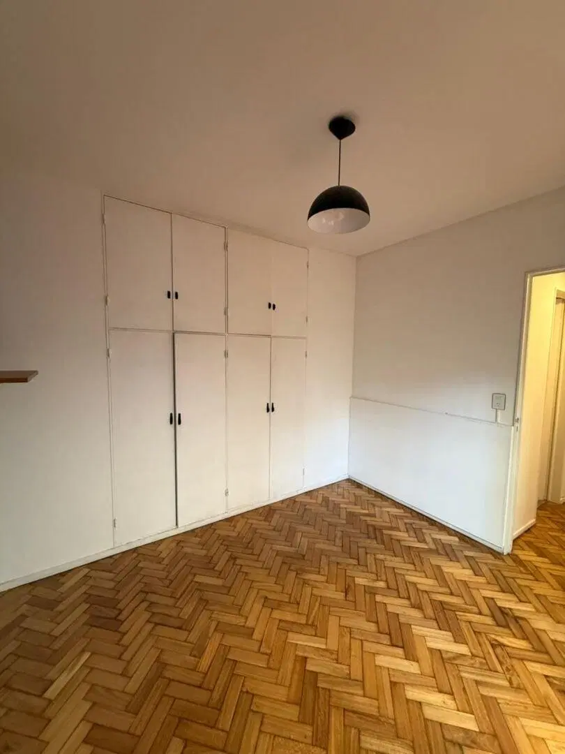 Departamento de 3 ambientes con patio 5