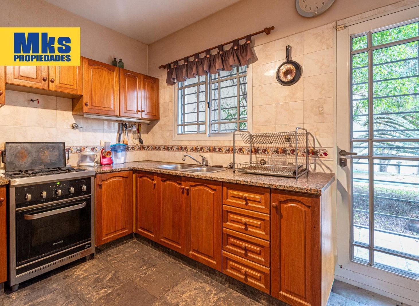 Foto de Venta. Casa tipo chalet. Pileta, patio, cochera. Jovellanos y Gualeguay., imagen 4