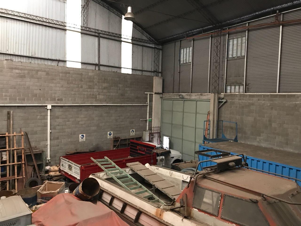 Foto de Galpón en venta en La Boca. 400 m2 de Galpón + 200 m2 de oficinas, imagen 1