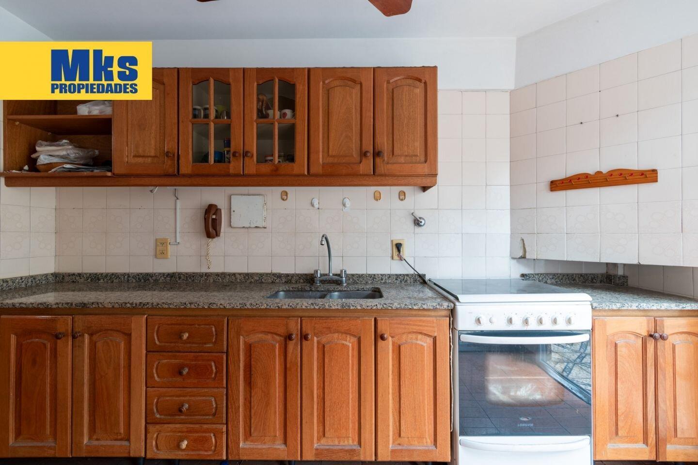 Foto de Venta. 4 ambientes. Balcón al frente. Patio. Súper luminoso., imagen 2