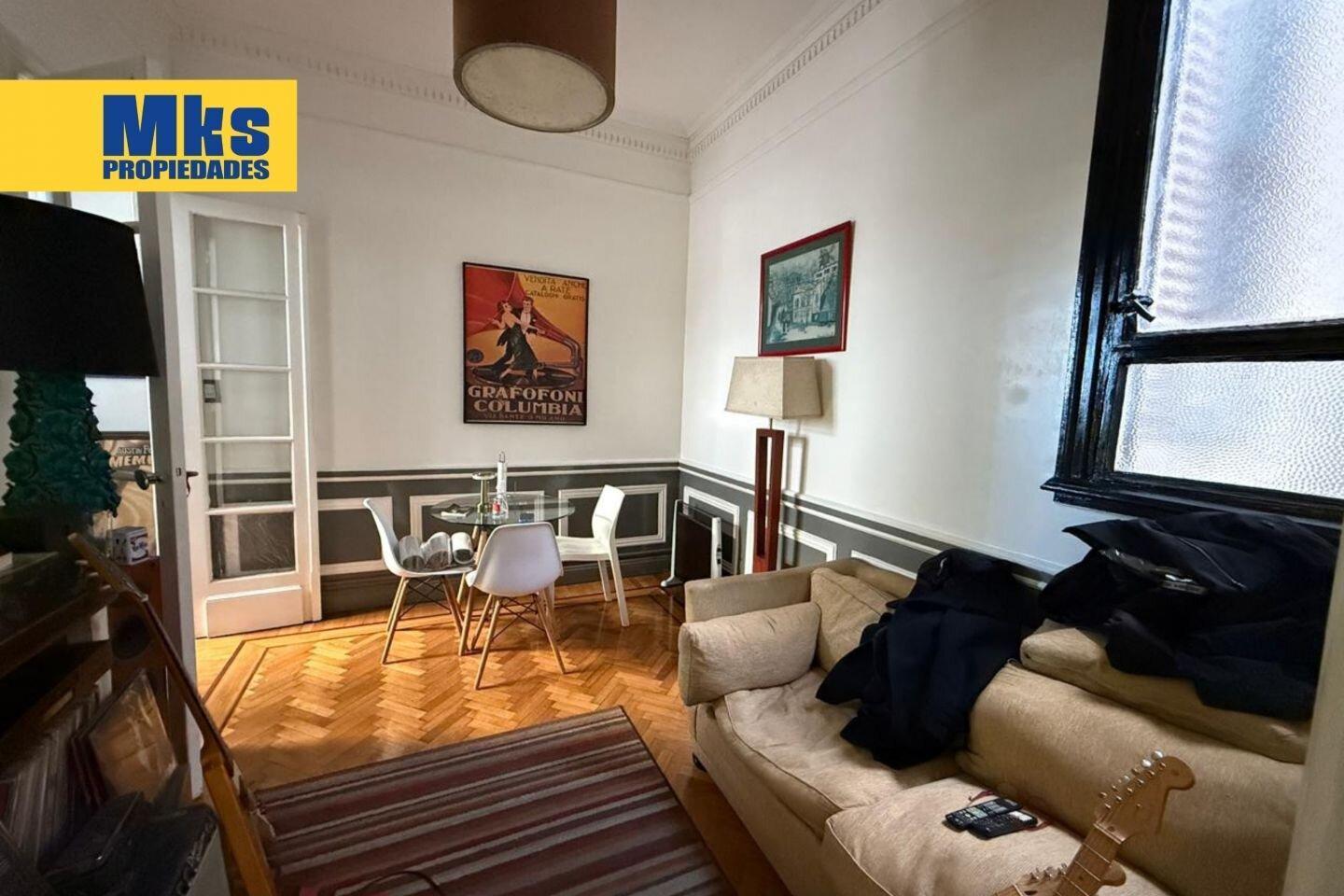Foto de Venta. 3 ambientes. Av Caseros y Montes de Oca. Luminoso., imagen 1