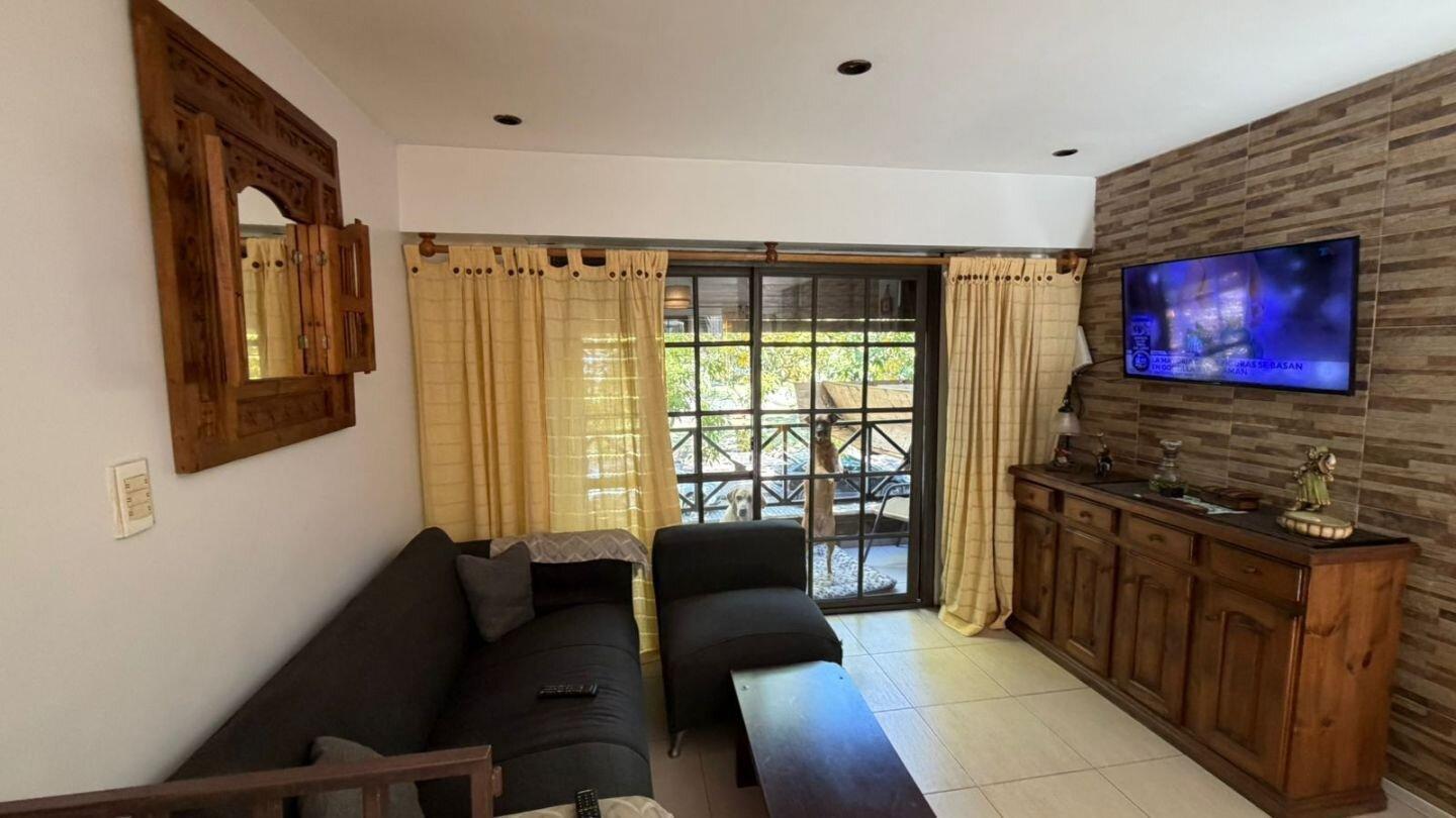 Foto de PH en Venta. 3 Ambientes con Cochera y Quincho. Sin expensas. Barracas, imagen 1