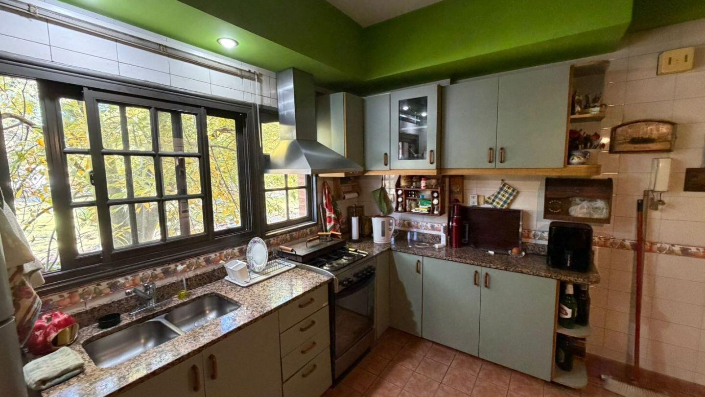 Foto de PH en Venta. 3 Ambientes con Cochera y Quincho. Sin expensas. Barracas, imagen 4