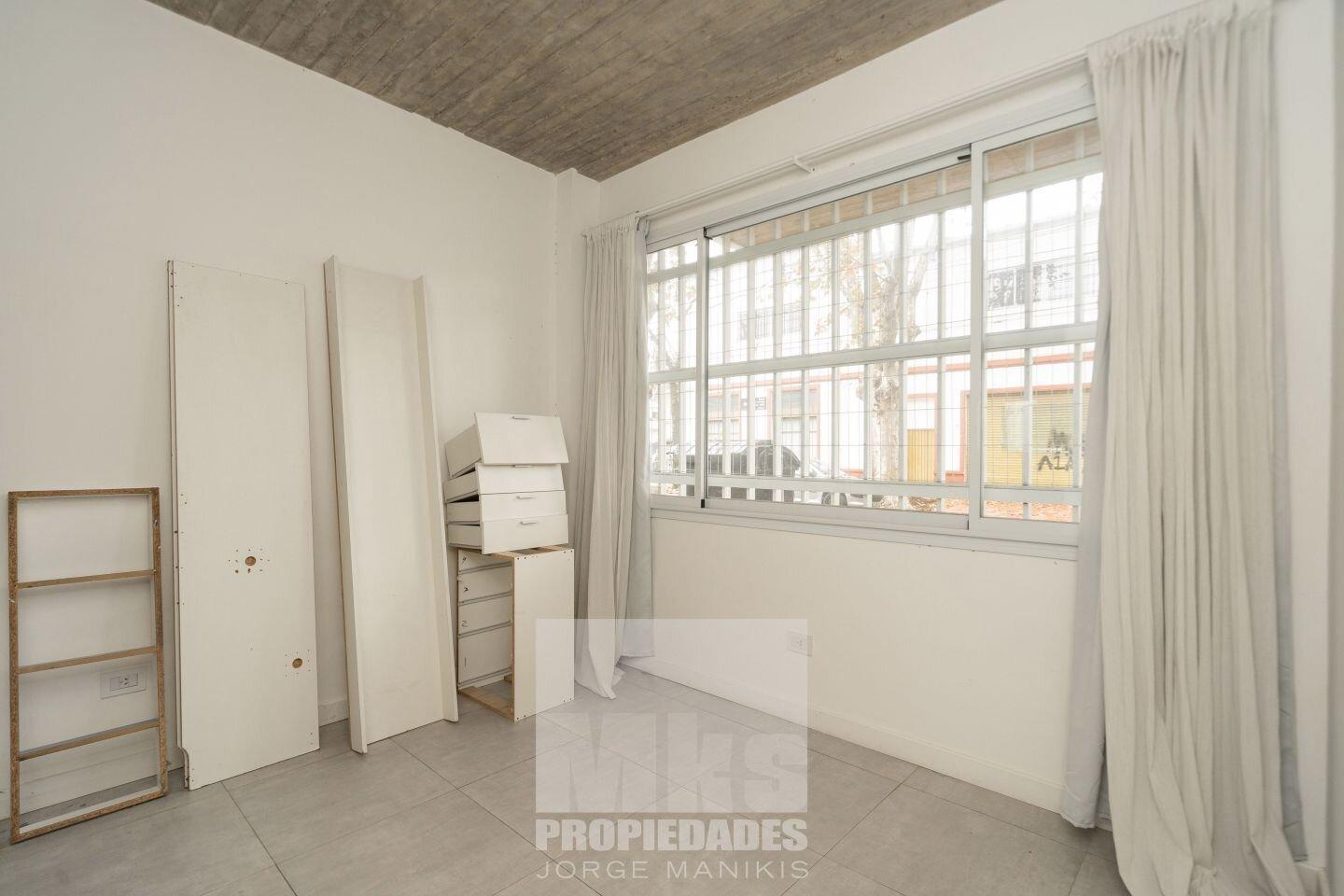 Foto de Venta con Renta. 9% anual en USD. PH Monoambiente con patio. Edificio, imagen 4