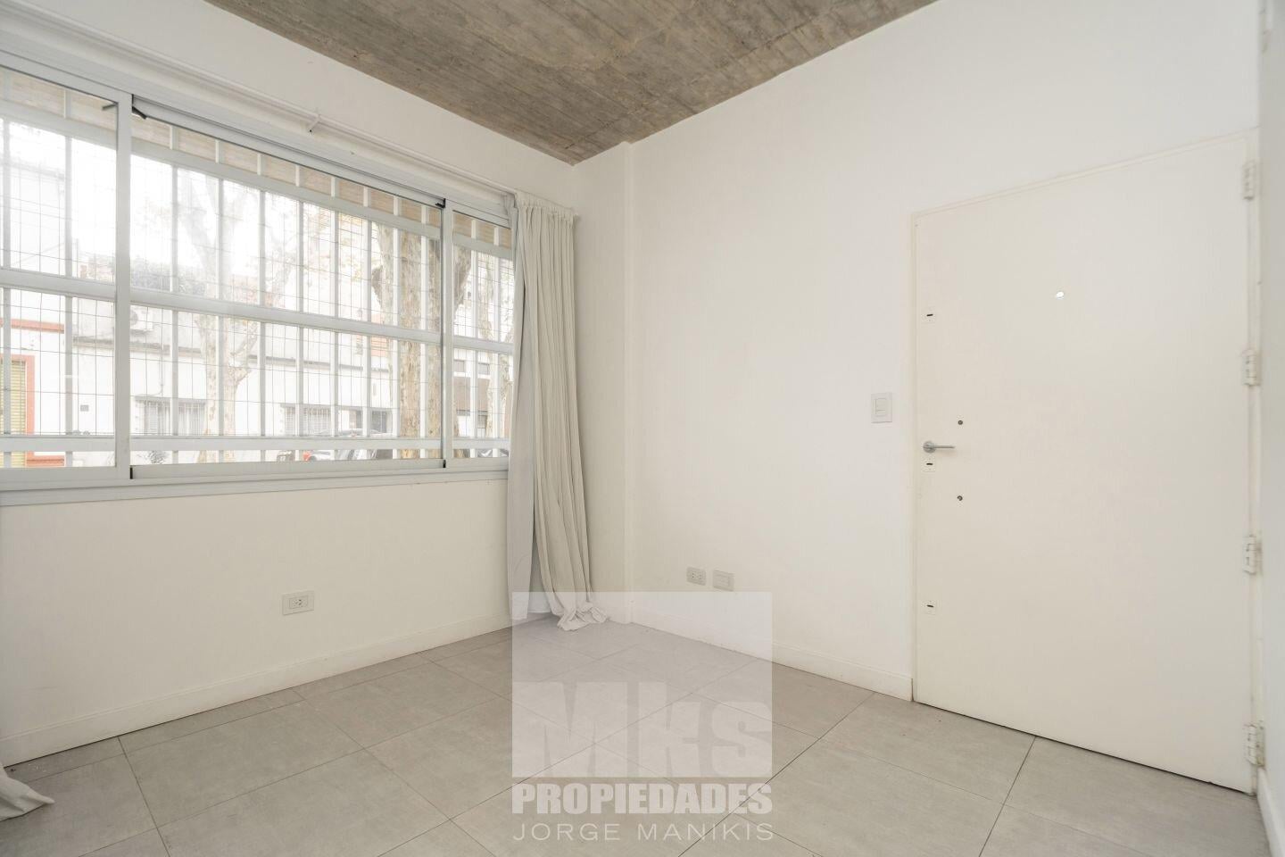 Foto de Venta con Renta. 9% anual en USD. PH Monoambiente con patio. Edificio, imagen 5