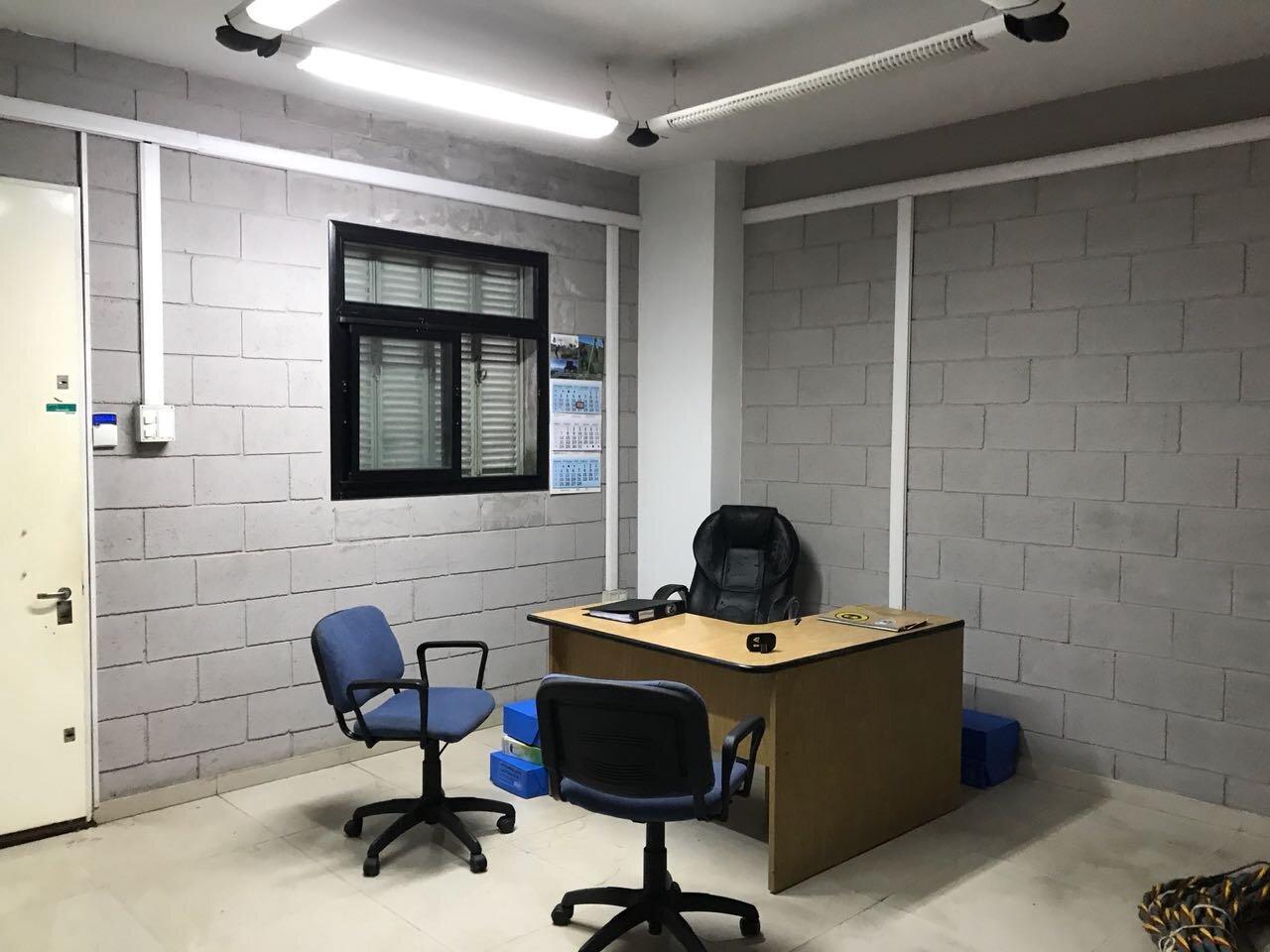 Foto de Galpón en venta en La Boca. 400 m2 de Galpón + 200 m2 de oficinas, imagen 2