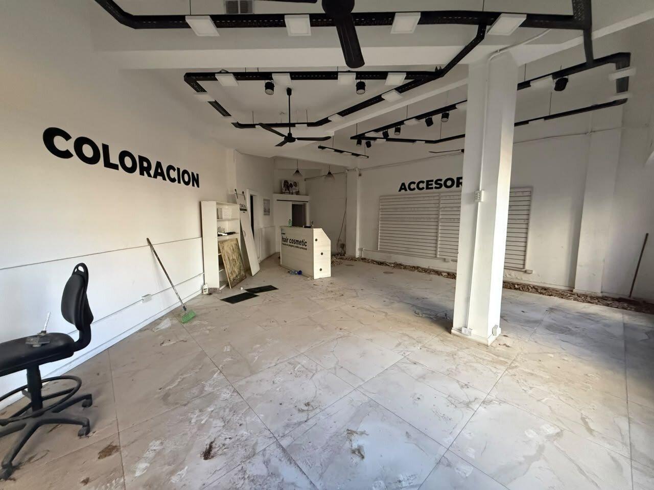 Foto de VENTA LOCAL COMERCIAL EN BARRACAS, imagen 1