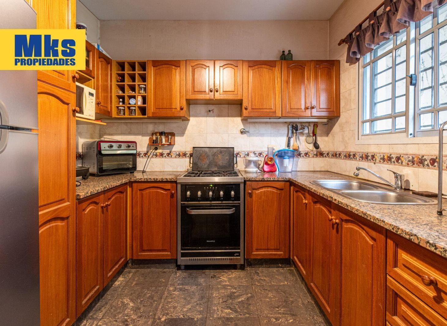 Foto de Venta. Casa tipo chalet. Pileta, patio, cochera. Jovellanos y Gualeguay., imagen 5