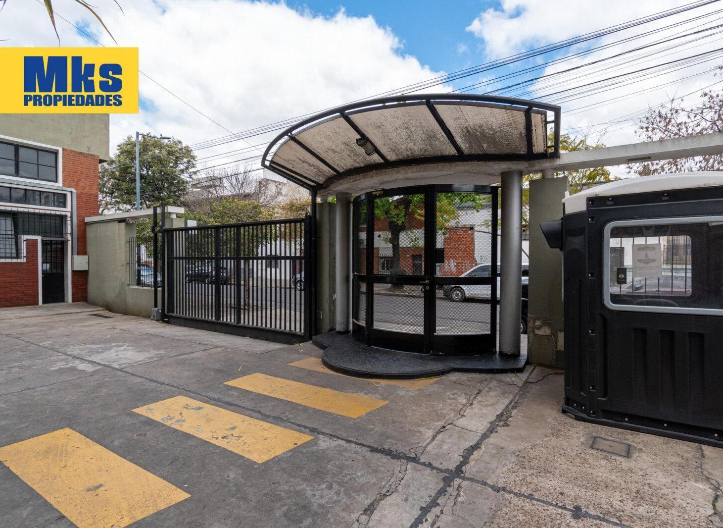 Foto de Venta. Galpon con oficinas y estacionamientos. Pompeya., imagen 3