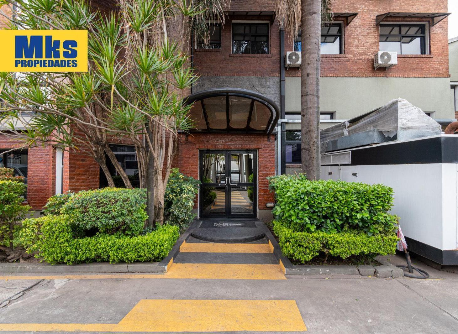 Foto de Venta. Galpon con oficinas y estacionamientos. Pompeya., imagen 2