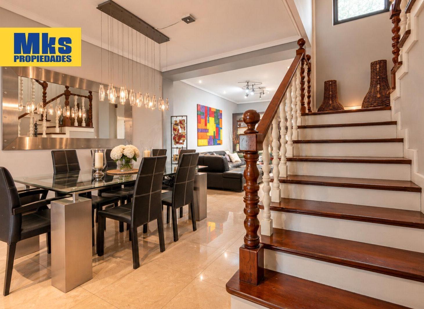 Foto de Excelente casa en venta. 5 ambientes. Patio, terraza c/parrilla y, imagen 4