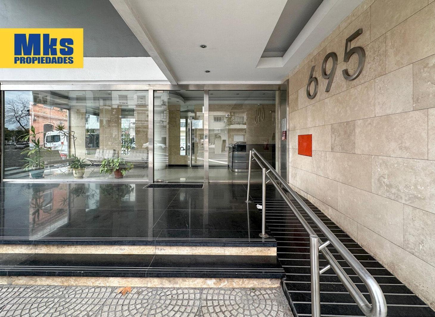 Foto de Depto 2 ambientes en venta. Al frente sobre Av Martin Garcia. Piso alto, imagen 4