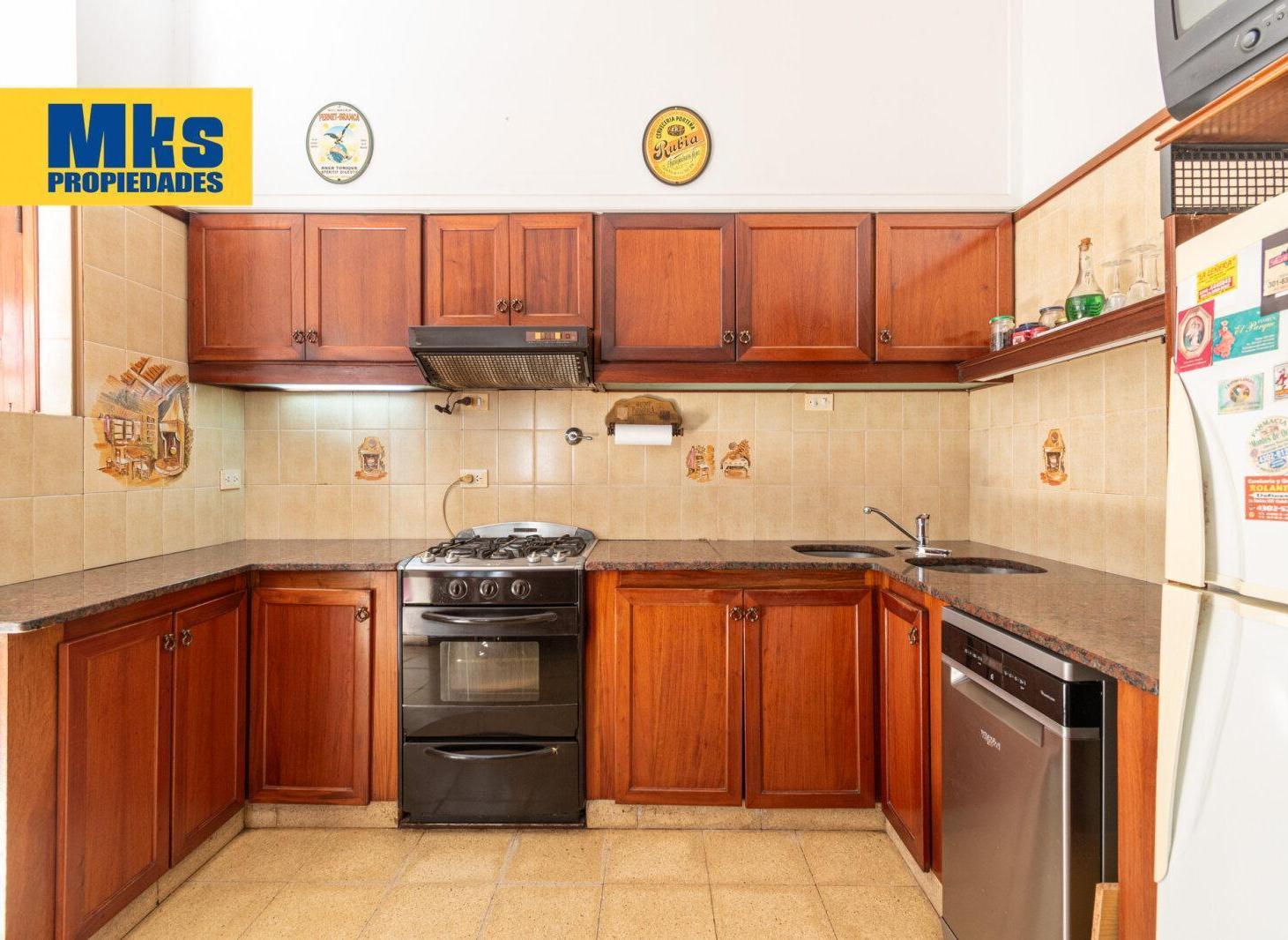 Foto de Excelente casa moderna en venta. Patio, terraza, balcon y quincho, imagen 5