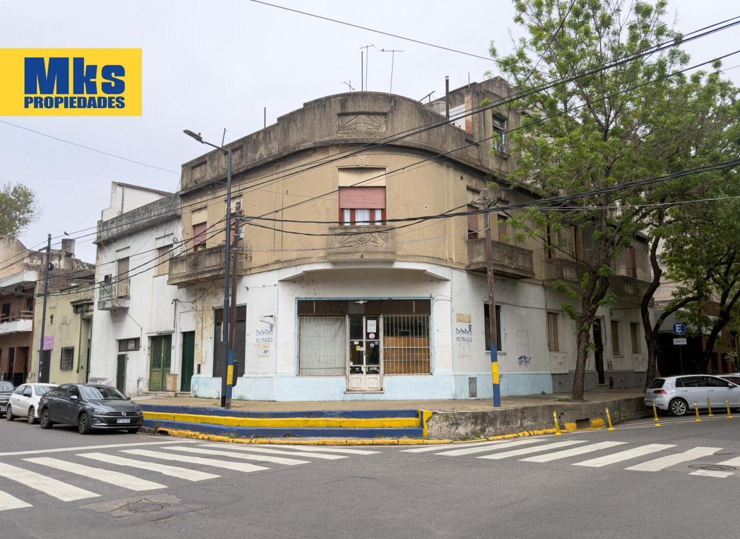 Foto de Venta en Block barrio de La Boca. LOCAL. PH. A RECICLAR., imagen 1