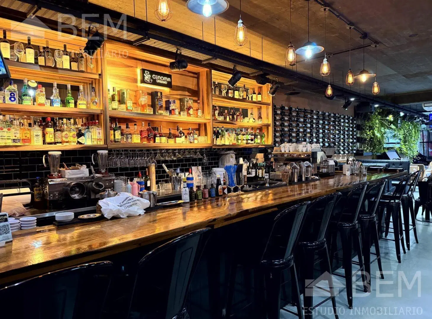 Excelente Local en Alquiler Torre Bellini Esmeralda 3