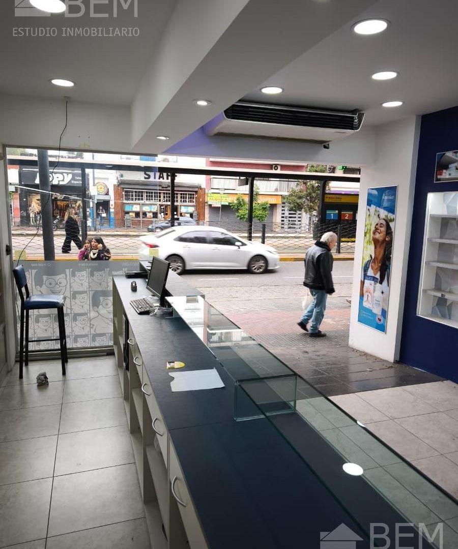 Foto de Local en Alquiler en Flores - Av. Rivadavia 7100 - Apto todo rubro, imagen 3