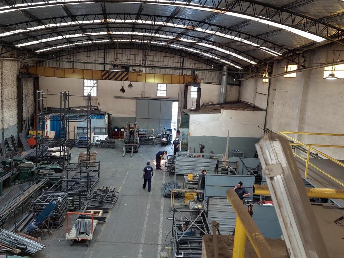 Ideal Inversor. Galpon de 810.m² Cubiertos, con 170.m² Libres 1