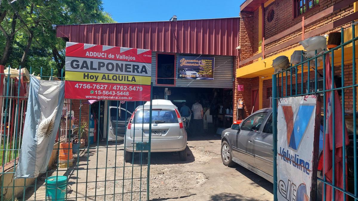 Hermosa Esquina Sobre Av 3