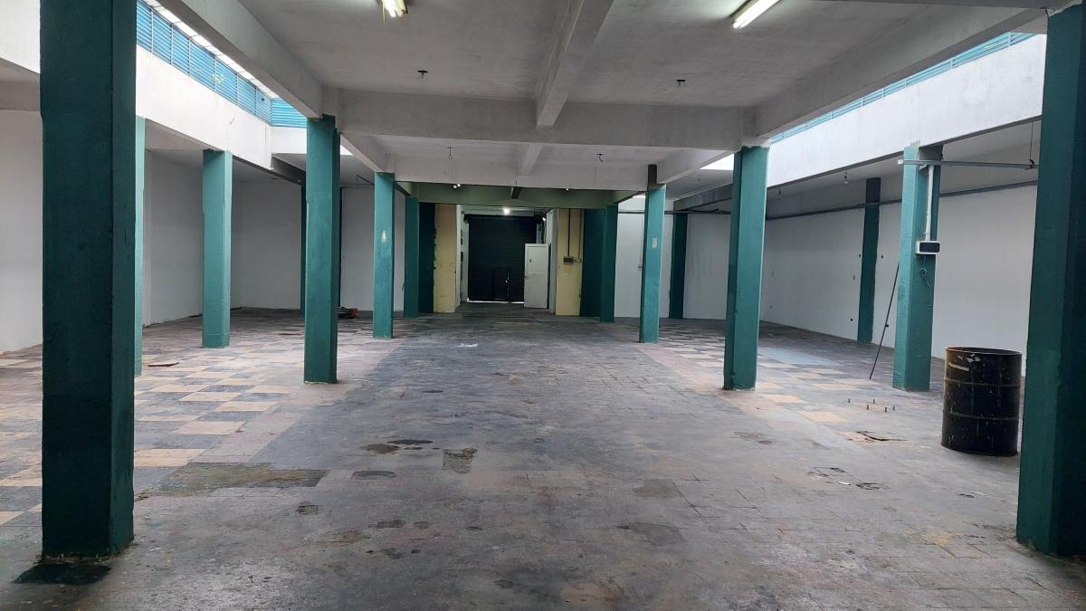 Foto de Local, mas Deposito y/o Galpón, Av. Ader casi esq. Vélez Sarsfield, imagen 4