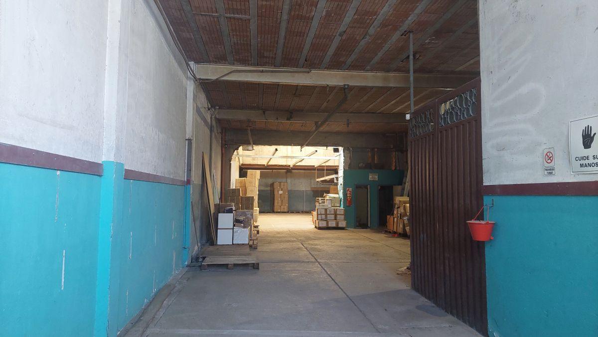 Foto de IDEAL INVERSOR Galpón 320 m2 mas Depto de 80 m2, imagen 2