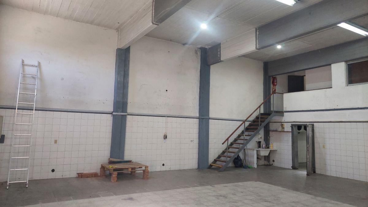 Foto de Hermoso Deposito con 2 cámaras frigorificas, imagen 2