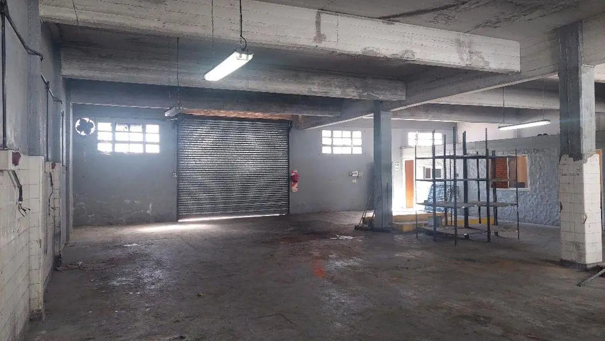 ALQUILO 225 m2 con Espacio libre 4