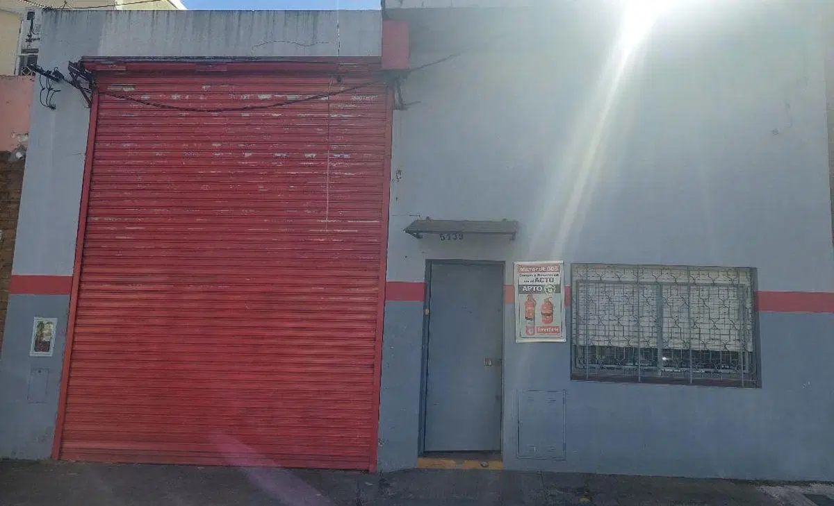 VENDO 270 m2 "ZONA INDUSTRIAL" 3