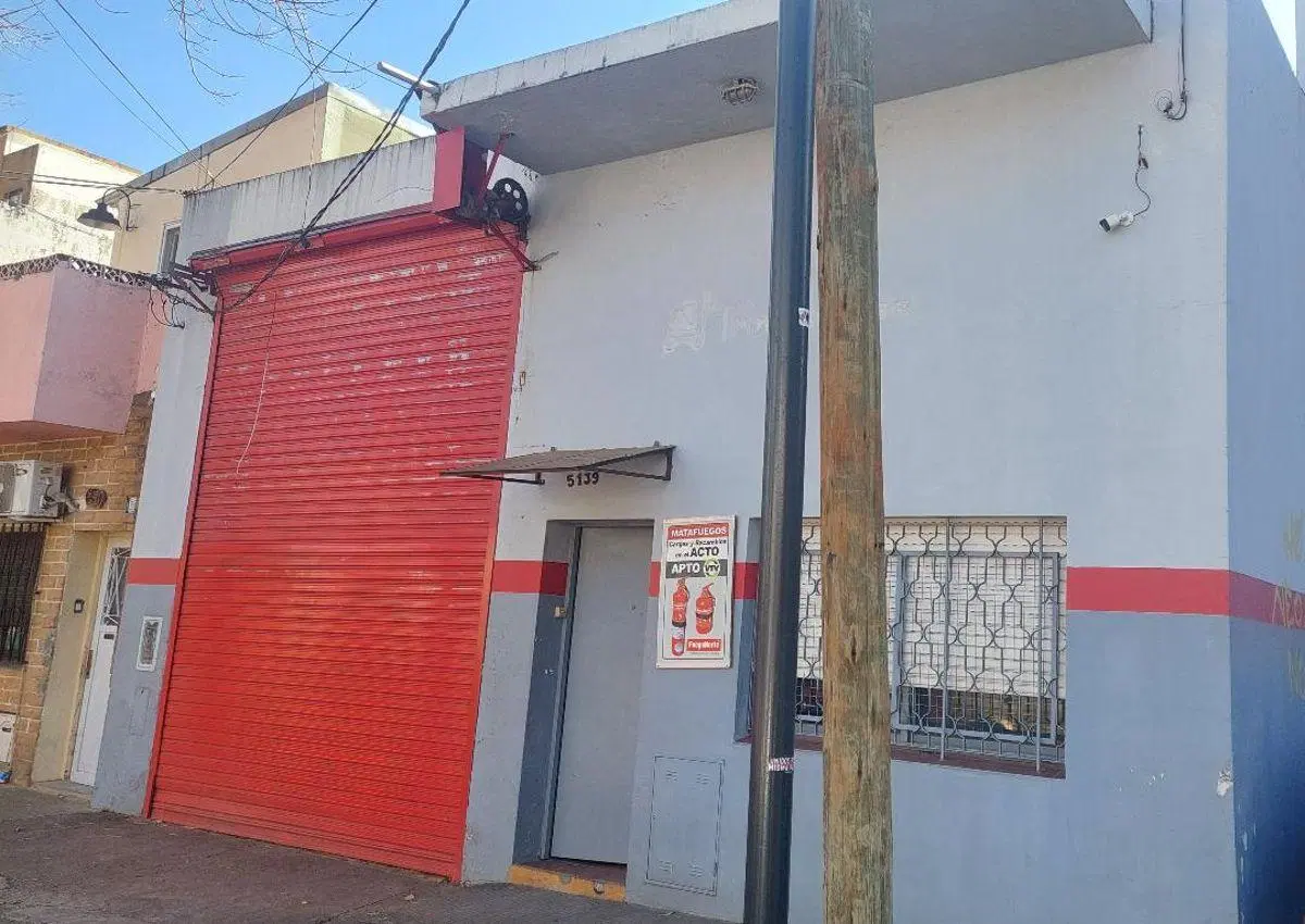 VENDO 270 m2 Techo de Losa. Zona Ind. 3