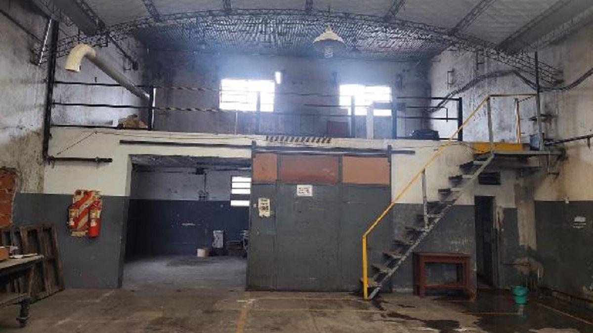 Foto de VENDO Galpon de 330 m2 en Carapachay / Munro, imagen 4