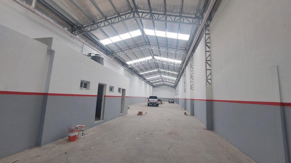 Foto de ALQUILO Galpón de 600 m2 en San Andrés, imagen 2