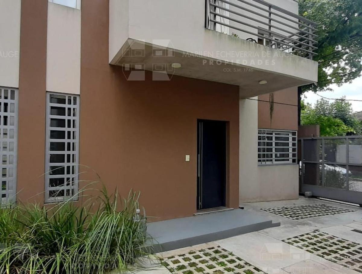 En Condominio Depto en Pta Baja de 3 Ambientes con 2 Baños 3