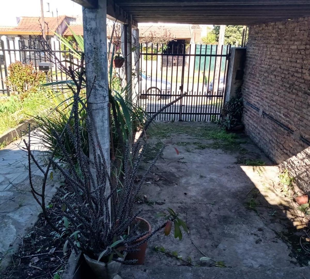 CASA Y DEPTOS A TERMINAR, IDEAL RENTA