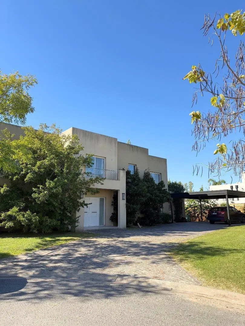 Casa en Venta en Bs As Village 5