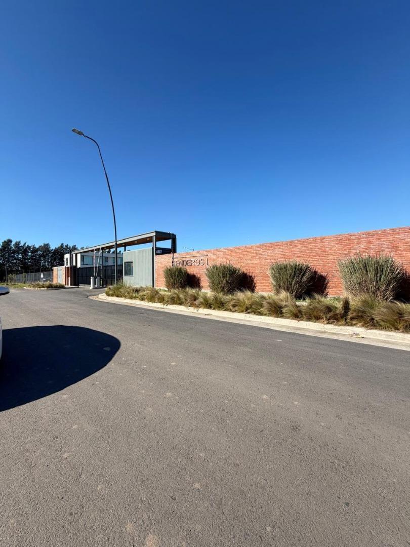 Foto de Lote en Venta en Barrio Senderos II, imagen 2