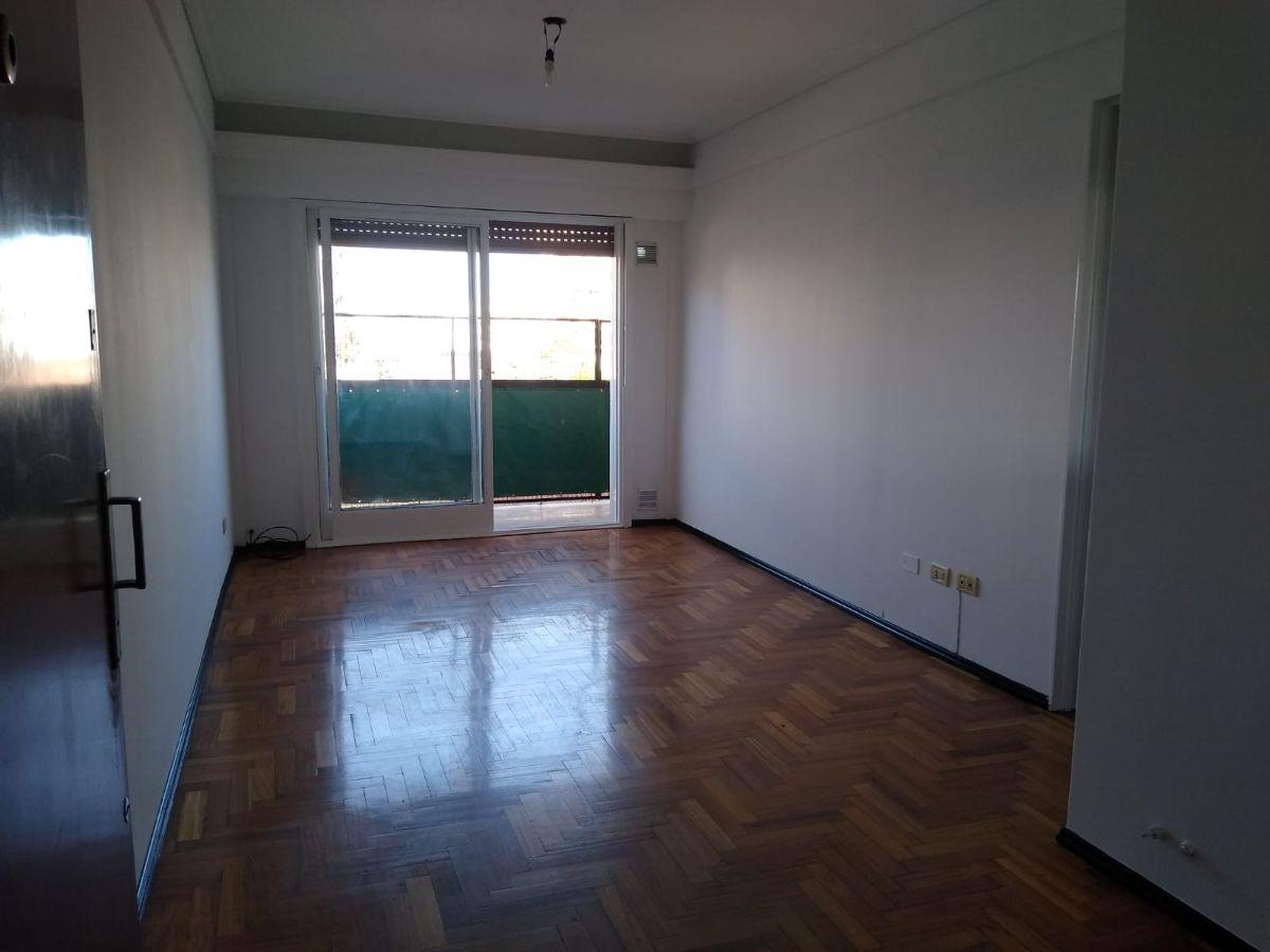 Foto de Alquiler 3 Ambientes al Frente con Balcon, imagen 3