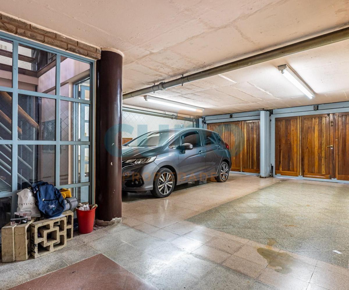 Casa de 5 Ambientes, Jardin, Piscina, 3 Cocheras - 100% Luz 3