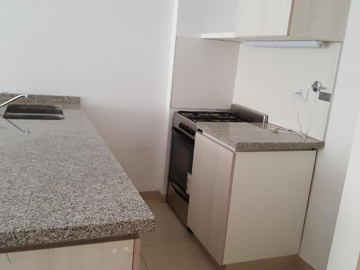 VENTA 2 amb CON PATIO Y PARRIVA PROPIA