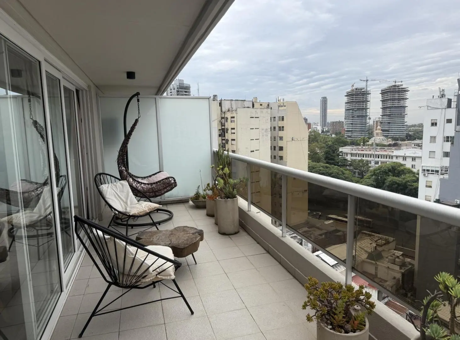 ALQUILER AMOBLADO MONOAMBIENTE CON BALCÓN VISTA RIO 5