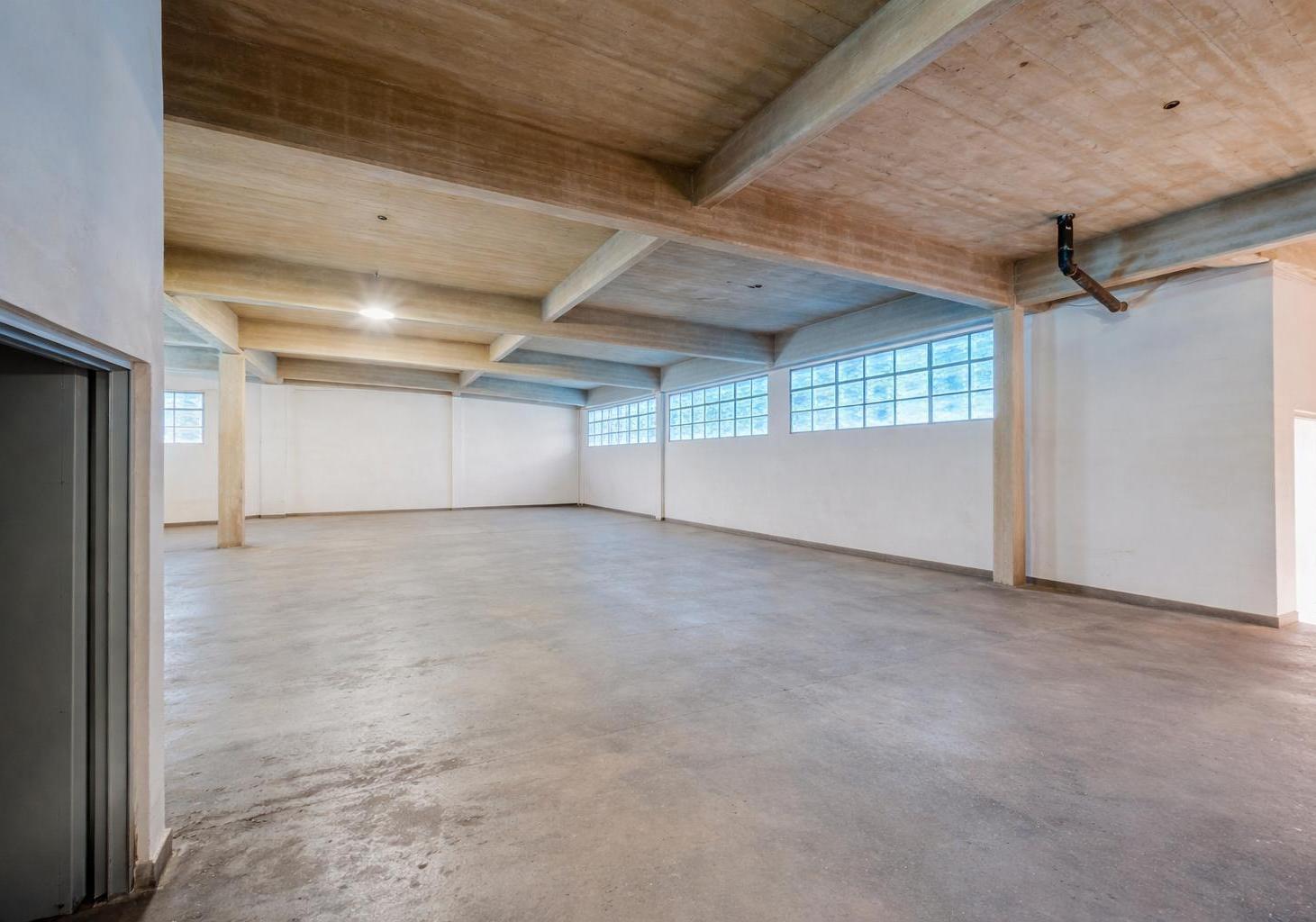 Foto de Deposito 2250m2! Caballito - Flores, imagen 3
