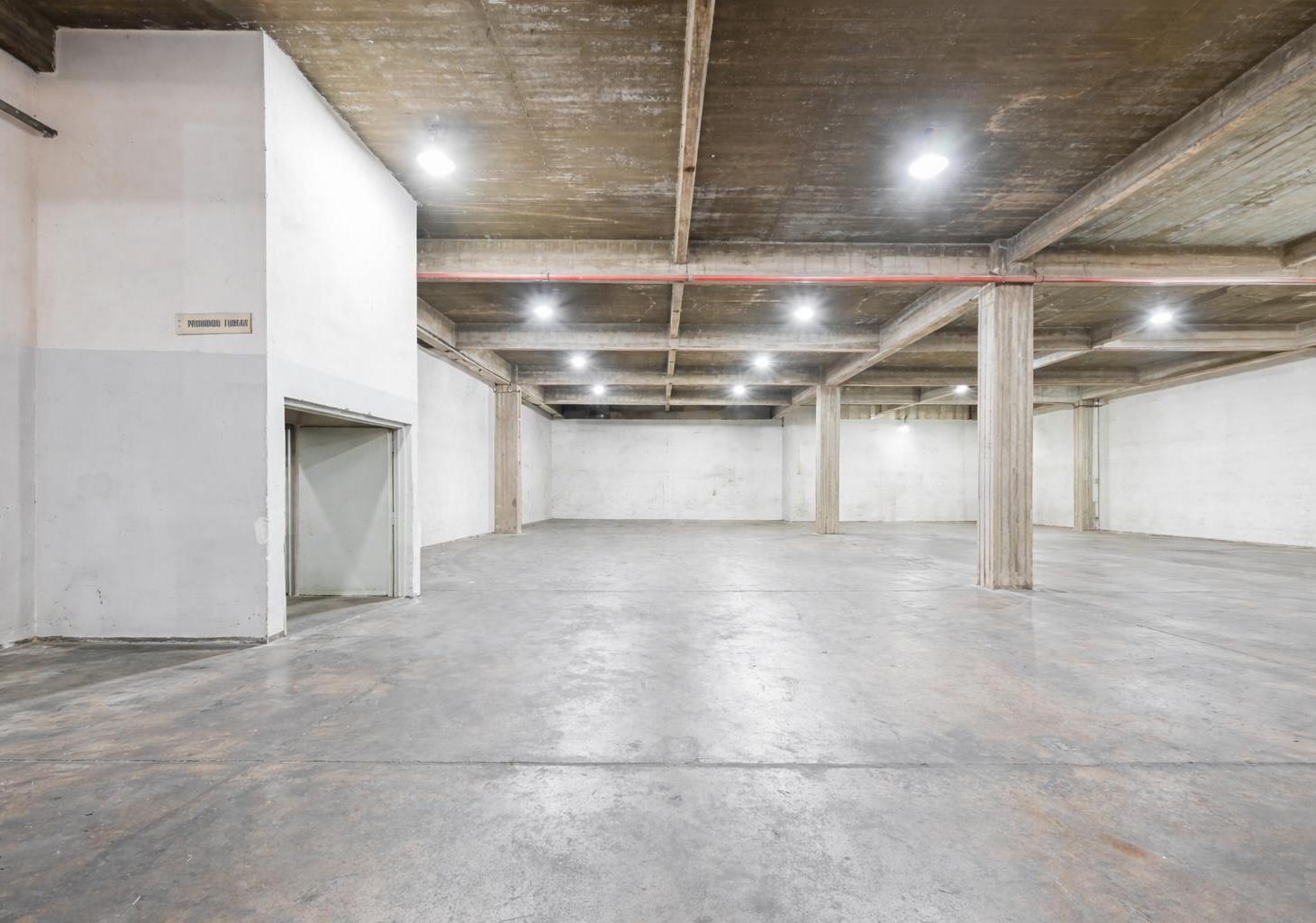Foto de Deposito 2250m2! Caballito - Flores, imagen 3