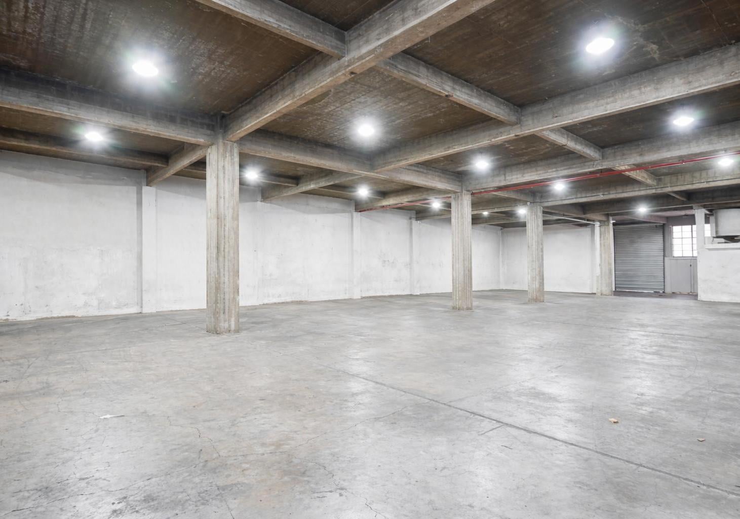 Foto de Deposito 2250m2! Caballito - Flores, imagen 4