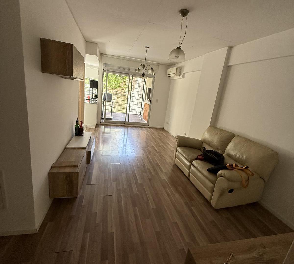 VENTA 2 ambientes BALCON PATIO. PARRILLA. PILETA Y TERRAZA.
