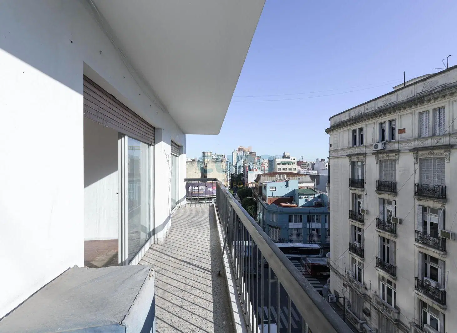100% luminoso 3 ambientes piso alto! Sol y luz 1