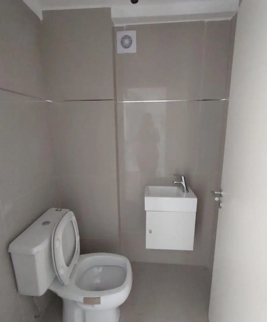 Dos ambientes en corredor Donado Holmberg 5